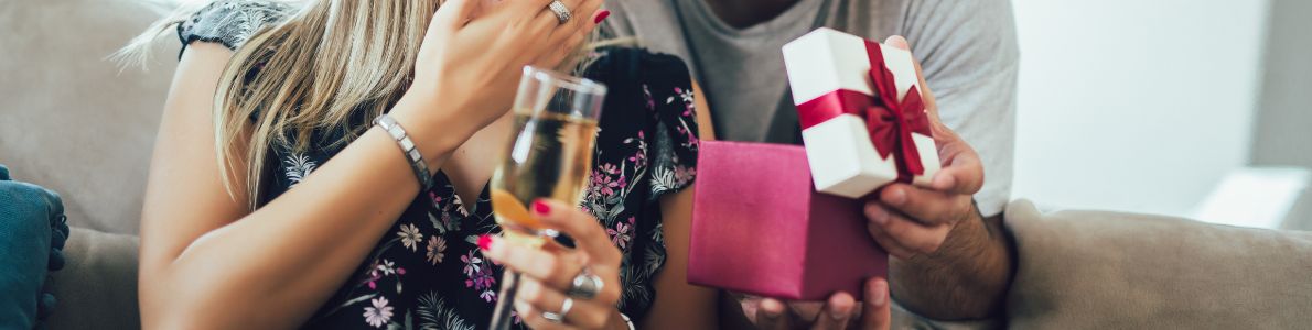 Romantic personalized 1-year anniversary gift for her