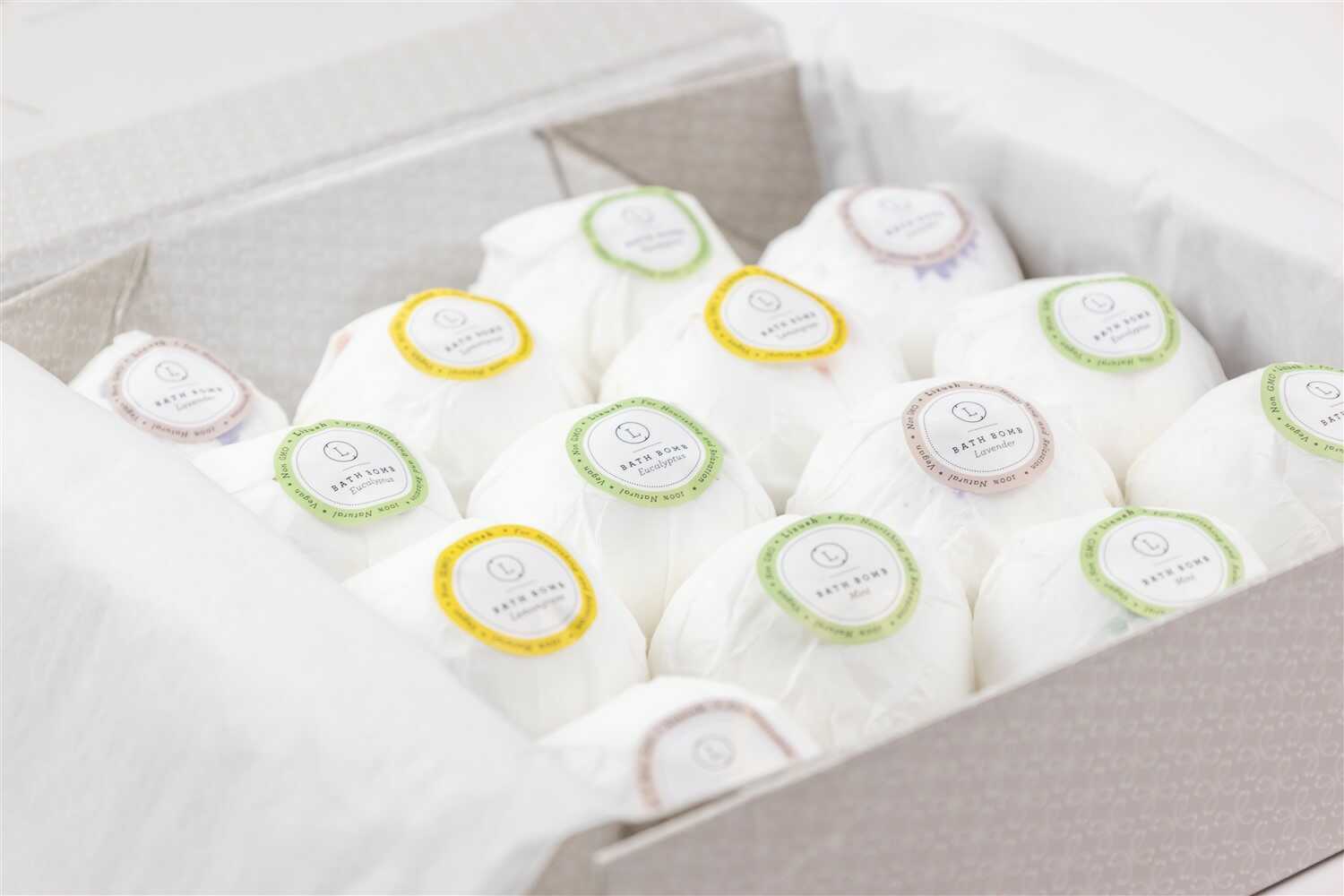 Personalized Big Bath Bomb Gift Box - Set of 14 for her, Customized Gifts for Women by Groovy Girl Gifts