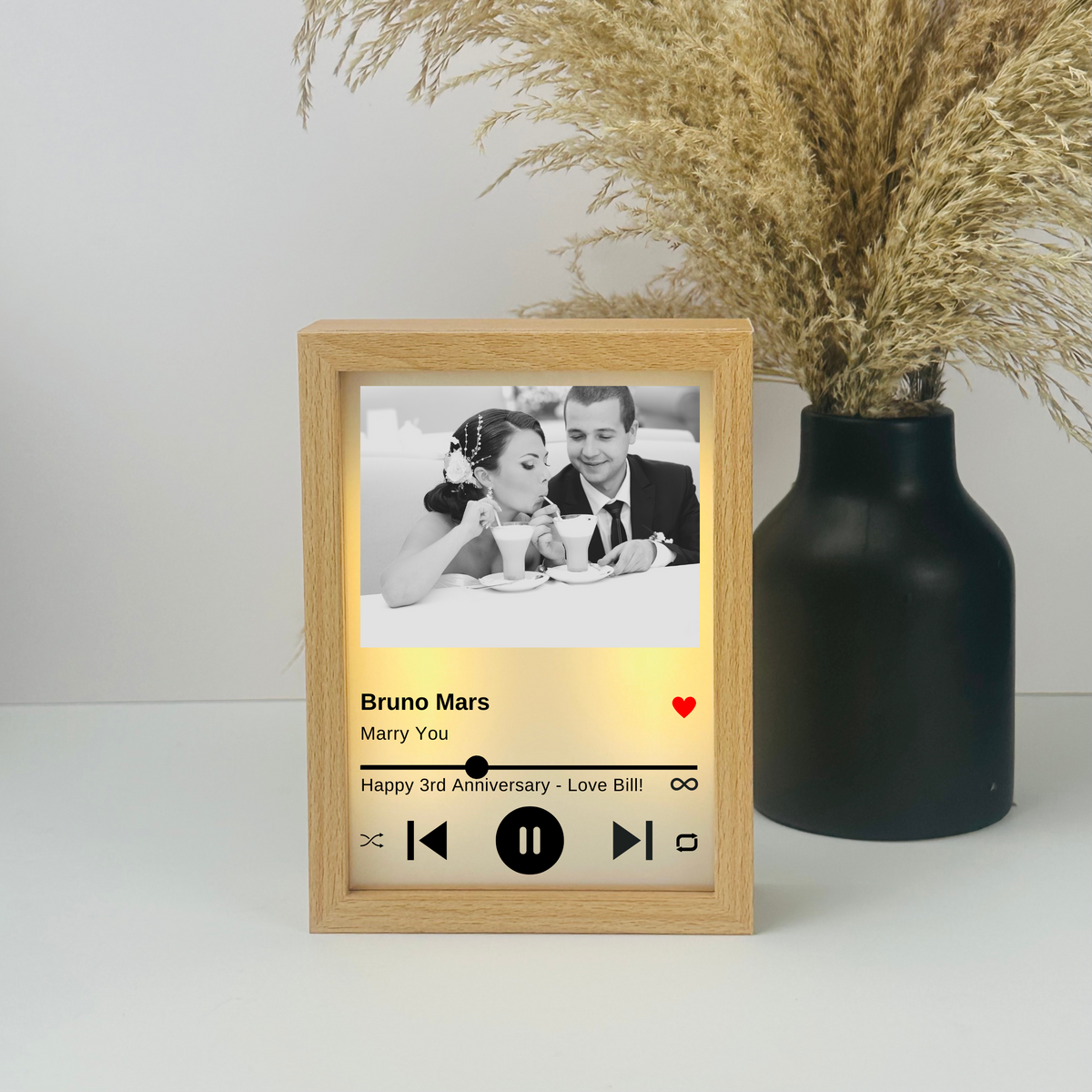 Personalized Couple&#39;s Song Photo Frame